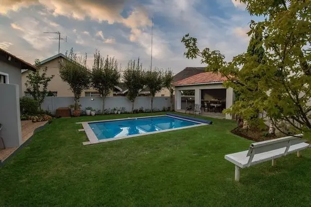 Angelica Guest House - Havuz
