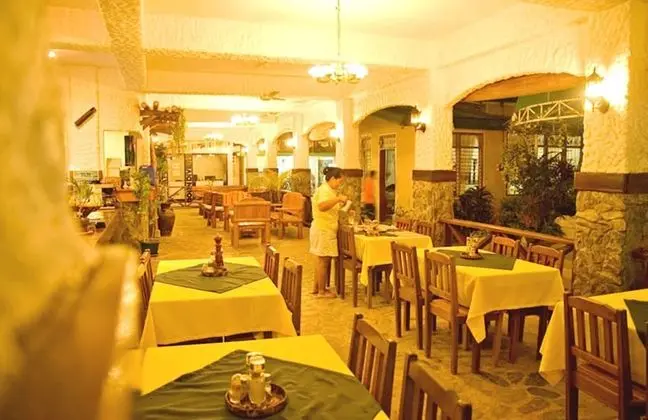 Angelyn's Dive Resort - Yerinde Yemek
