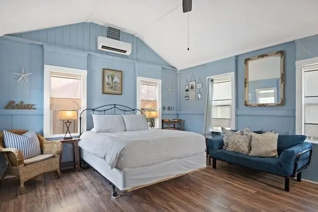 Anglers Court Beach Bungalow #16 - Oda