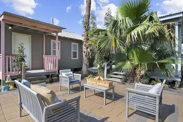 Anglers Court Beach Bungalow #16 - Oda Düzeni