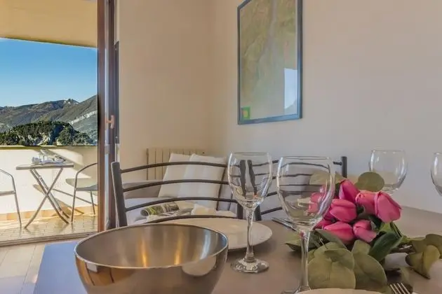 Angolo con Vista Varenna