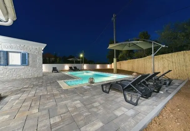 Ani 1 - With Pool - H