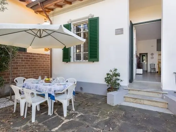 Anita Pietrasanta in Pietrasanta - Oda