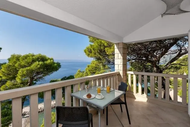 Anka - Amazing Location - SA1 - Oda