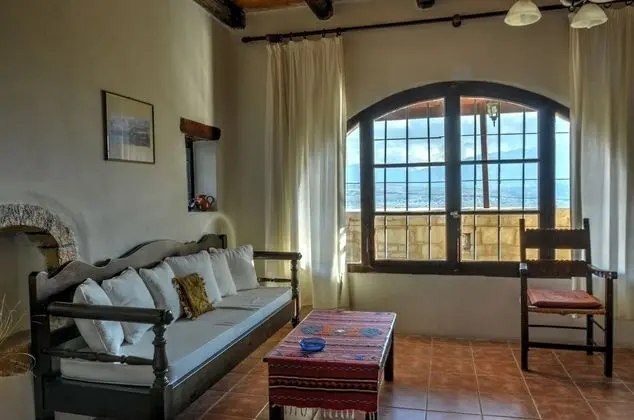 Anna-Malai Traditional Cretan Villa - Havuz