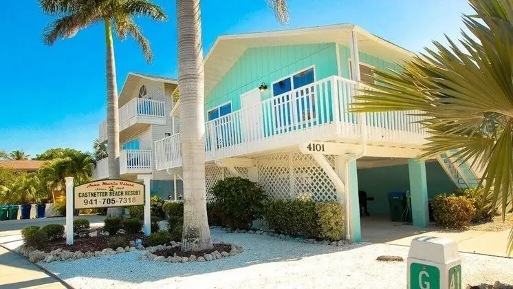 The Anna Maria Island Beach Castaway 1