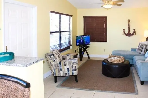The Anna Maria Island Beach Castaway 1 - Oda