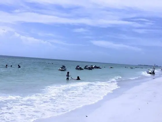 The Anna Maria Island Beach Castaway 1 - Plaj