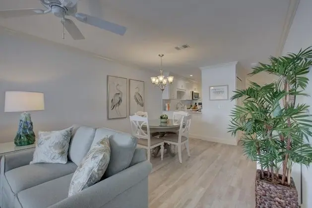 Anna Maria Island Beach Palms 2B - Oda