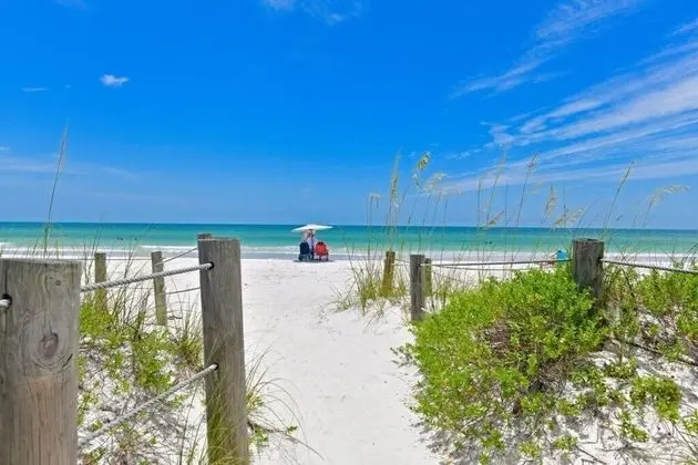 The Anna Maria Island Beach View 208 - Plaj