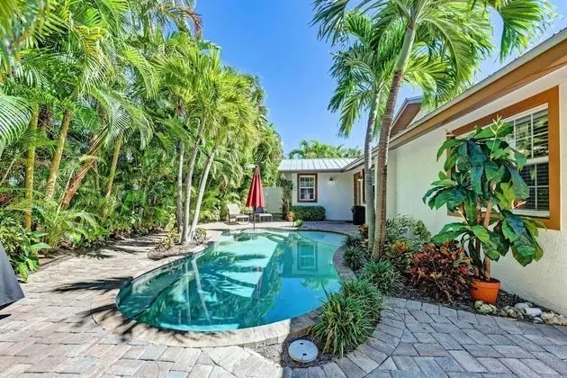Anna Maria Island Surfside Bungalow - Oda