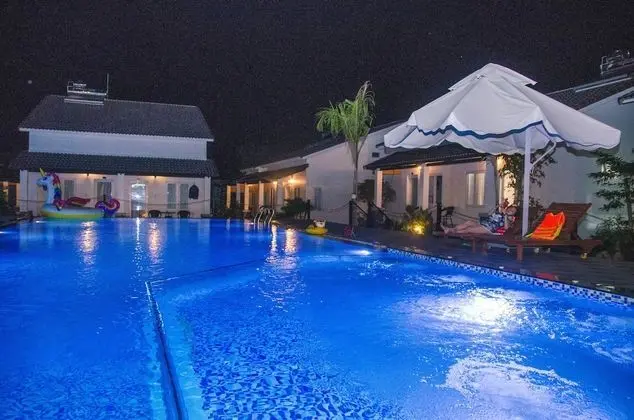 Anna Nguyen Resort Bungalow - Havuz
