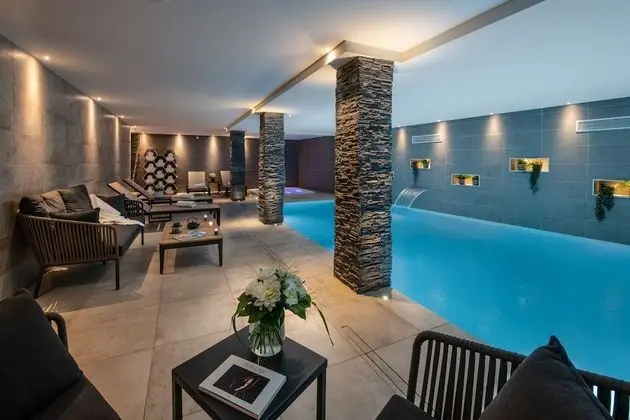Annapurna by Alpine Residences - Havuz