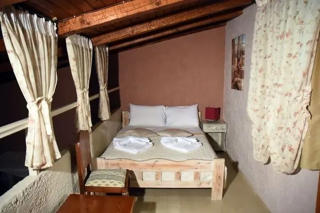 Anneta Studios - Oda