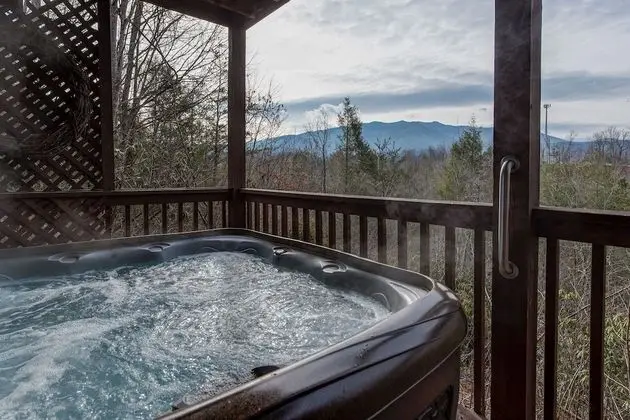 Annie's Smoky View by Jackson Mountain Homes - Spa