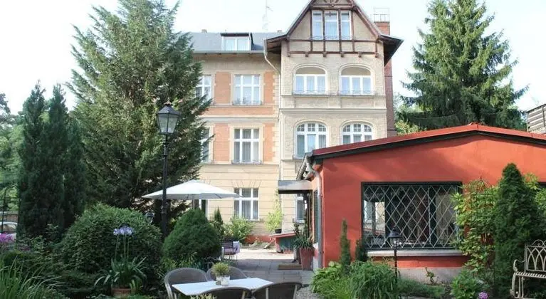 Anno 1900 Hotel Babelsberg - Genel