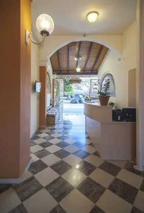 Ano Aparthotel - Lobi