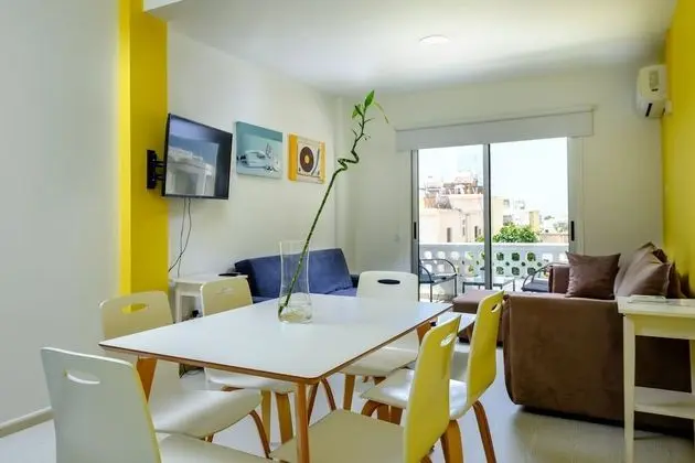 Anonymous - 2BR - 2 Floors - Central