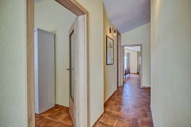 Anovi Holiday House - İç Mekan