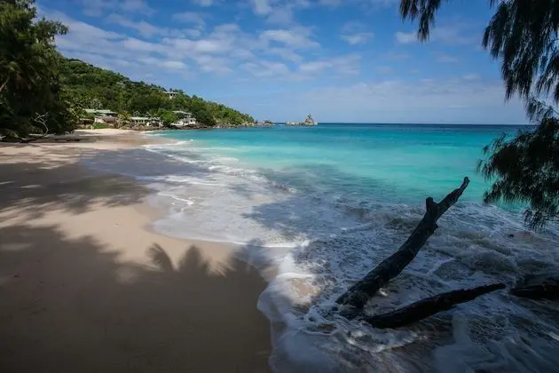 Anse Soleil Beachcomber Hotel - Plaj