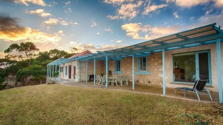 Antechamber Bay Retreats - 1
