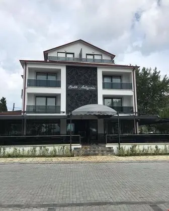 Antigonia Hotel