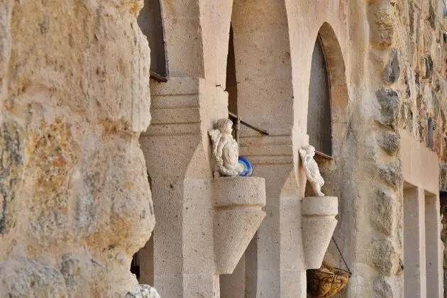 Antik Cave House