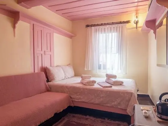 Antikhan Hotel
