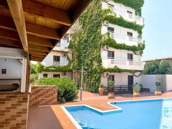 Antiko Hotel & Apartments