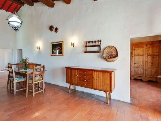 Antique, 6 Persons Accommodation in Small Citadel