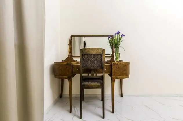 Antique Art Apartment at Khreschatyk - İç Mekan