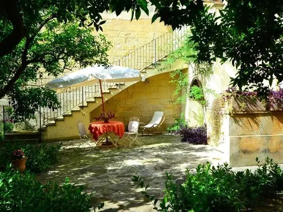 Antique Holiday Home in Lecce Apulia With Garden - Dış Mekan