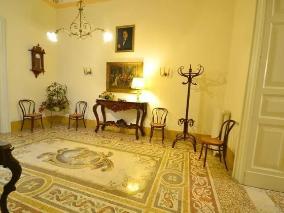 Antique Holiday Home in Lecce Apulia With Garden - Lobi