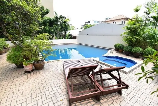 Antique Palace Apartment - Havuz
