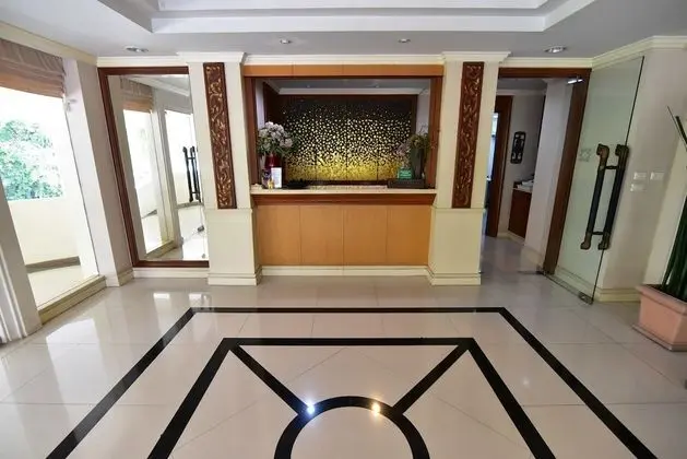 Antique Palace Apartment - Lobi