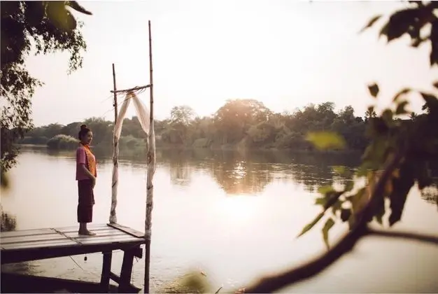 The Antique Riverside - Genel