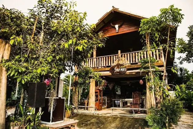 The Antique Riverside - Oda