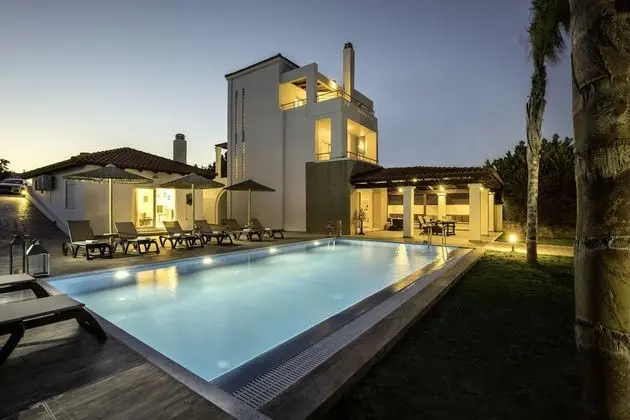 Antonoglou Beach Villas, Gennadi