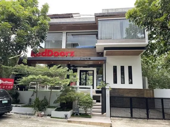 Anton's Loft Designer Resort Pansol