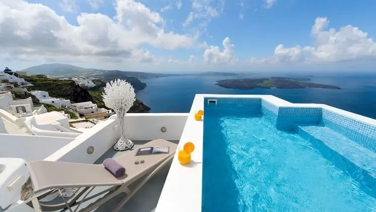 Antrum Cave Villa