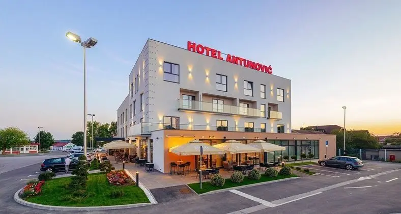 Antunovic Hotel East - Dış Mekan