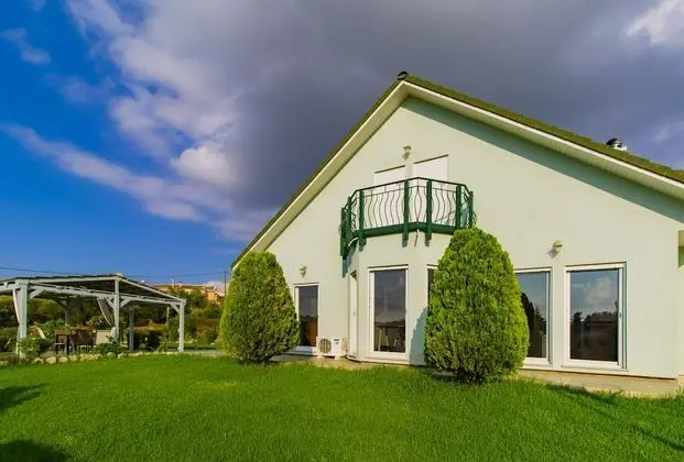 Villa Antzela with Private Pool and Gardens - Dış Mekan