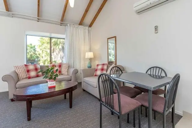 Anzac Court Motel