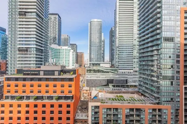 AOC Suites - Heart of Downtown  Condo