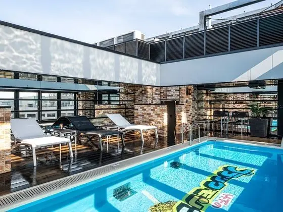 APA Hotel & Resort Hakata Ekihigashi - Havuz