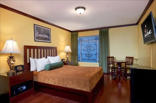 Hotel Apache - Oda