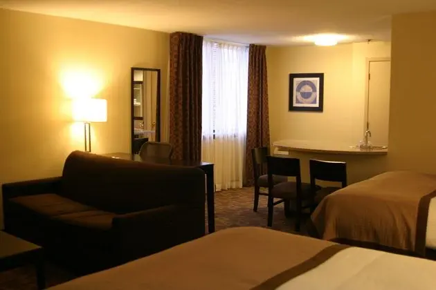 Apache Hotel