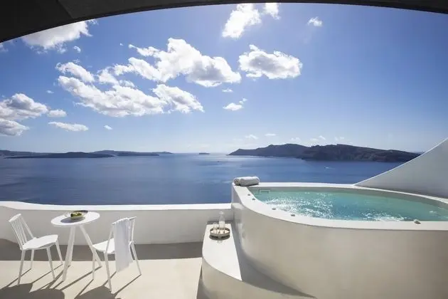 Apanema Cavehouses Santorini