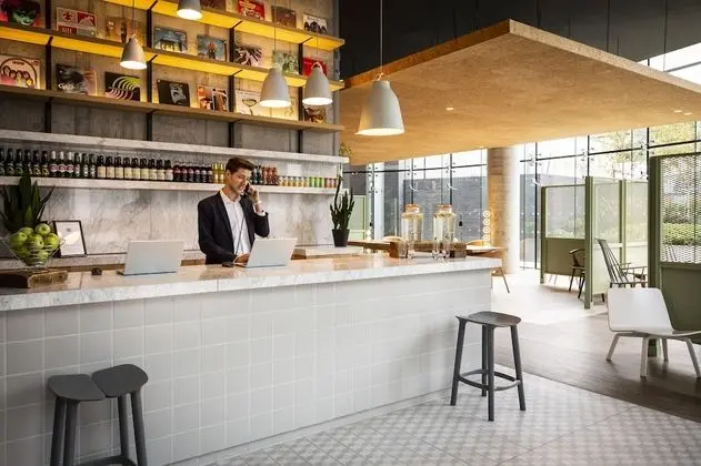 Aparthotel Adagio London Brentford - Lobi