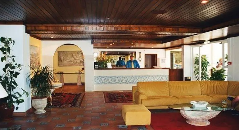 Aparthotel Calema Avenida Jardim - Lobi